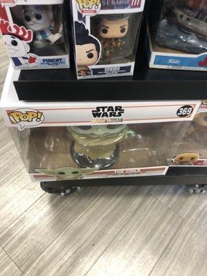 Huge Baby yoda pop