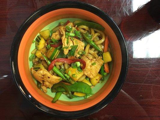 Udon noodles with chicken.