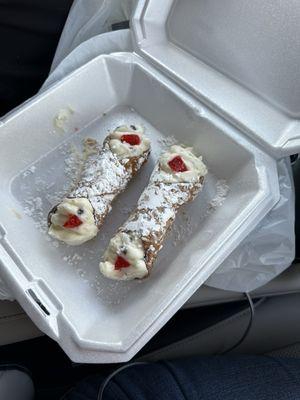 Cannolis