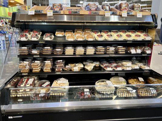 Look at all these delicious things !!!! So many to choose from