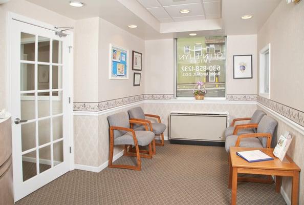 Dentist in Glen Ellyn - Glen Ellyn Smiles - Waiting Room