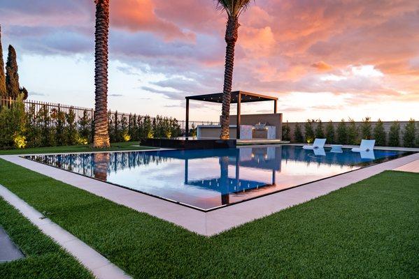 Let's take a moment to appreciate every creative masterpiece of this backyard. I would love to hear about your favorite feature.