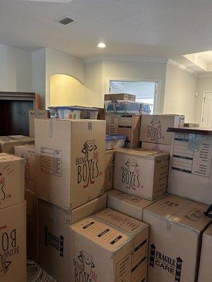 Pack items: Dishes, clothes, frames, souvenir, etc. full house