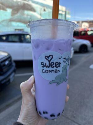 Taro milk tea with pearls