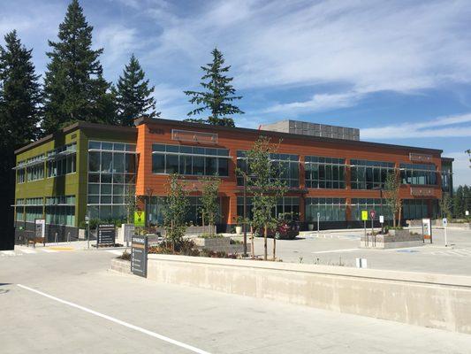 Entrance to Sammamish Medical Pavilion. We are located next to the Metropolitan Market building. Drive up on 4th St and turn right.