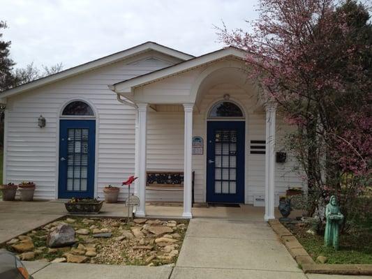 Outside view of Hickory Flat Animal Hospital - veterinarians in Canton, GA