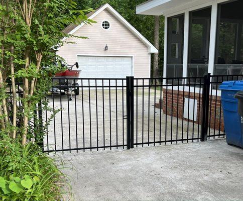 4ft Black aluminum double swing gate and drop rod.