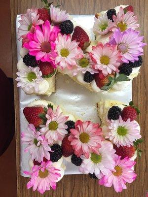 Fruit and flowers cake