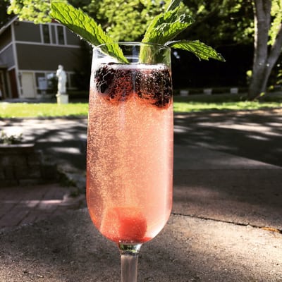 Blackberry champagne