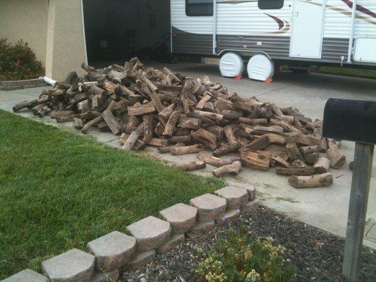 1 Cord English Walnut delivery in Vacaville, CA. Call us now to order yours. Thank you!