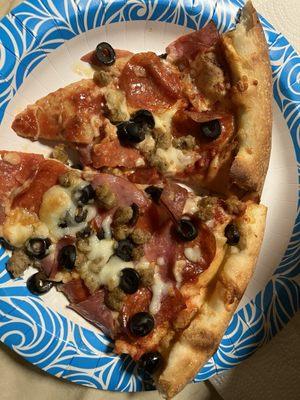 16" Meat Lovers with black olives