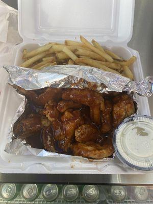 10 piece honey bbq wings $8.99