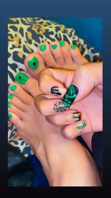 My favorite Halloween nails she is amazing!!!!