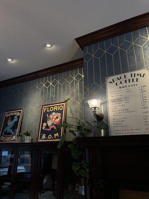 Interior + menu