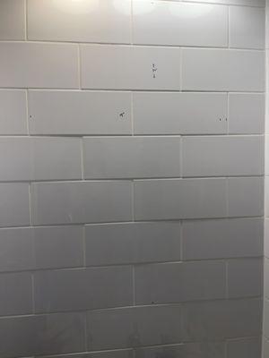 Sloppy wall tile installation