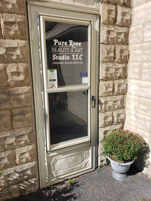 Private home based salon studio in Pittsburgh, PA 15210