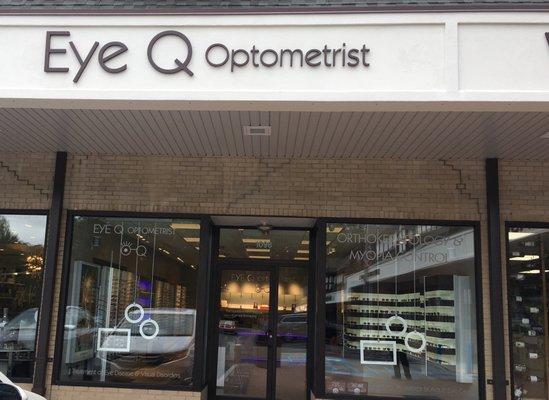 Eye Q Optometrist Golden Horseshoe Shpg Ctr, Scarsdale