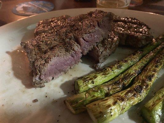 Bland steak and asparagus