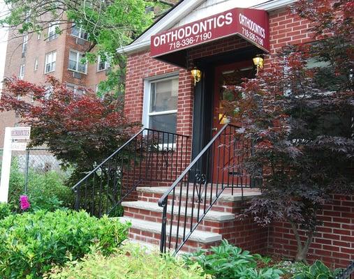 BROOKLYN ORTHODONTIST STORE FRONT