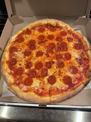 Large Pepperoni Pizza