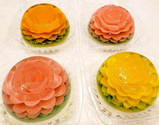 Different decoration for small mini jello cake