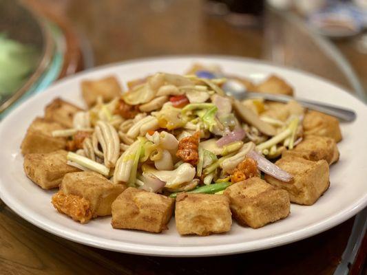 Crispy fried tofu with clam