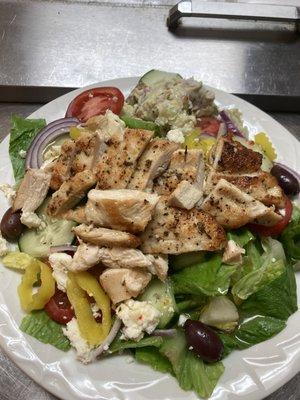 Greek Salad w/ Grilled Chicken 8.99