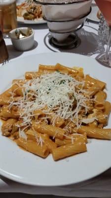 Rigatoni alla vodka with sausage and mushrooms