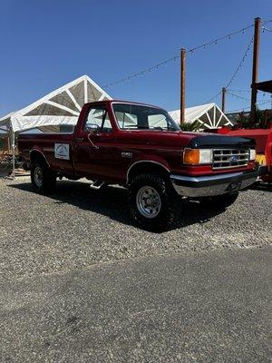 I think it's a 1991' F250; in beautiful condition