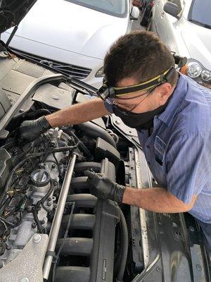 David's Volvo Specialist maintains a clean environment with great auto mechanics