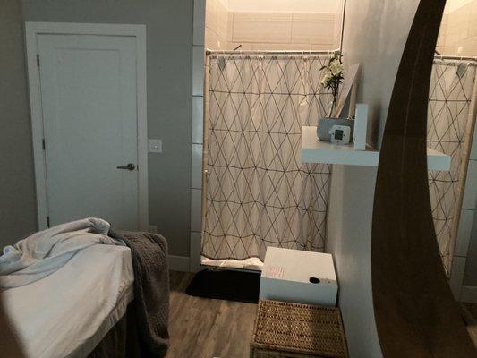 Another view of the massage room