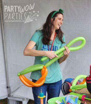 Balloon twisting artist, Sarah had a super fun time at the St. Patrick's Day event in Knoxville at World's Fair Park!