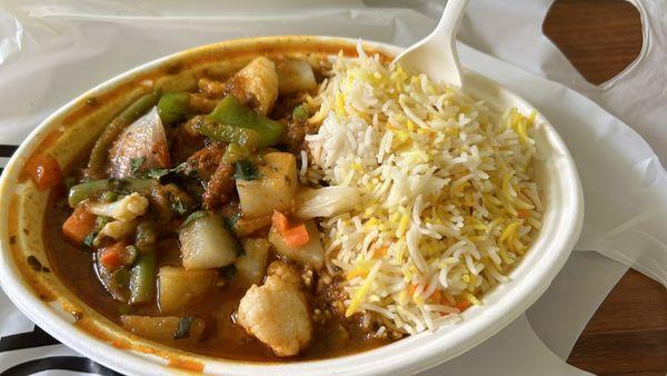 Veggie Jalfrezi & veg samosas (camera shy)