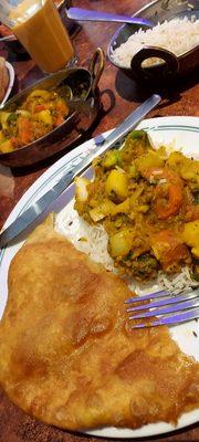 Poori and vegetable jalfreezi