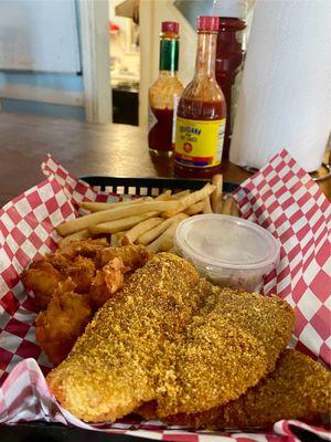 Amazing fish and shrimp basket. Very fresh!