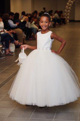 Stunning Capella Cruz modeling for Bebe Elegante @ Chicago Fashion Week.