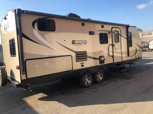 29' MPG 2018 sleeps 8 Bunk house, Queen bed in the front Check it out on the web http://aclassrv.com/listing/29-cruiser-mpg/