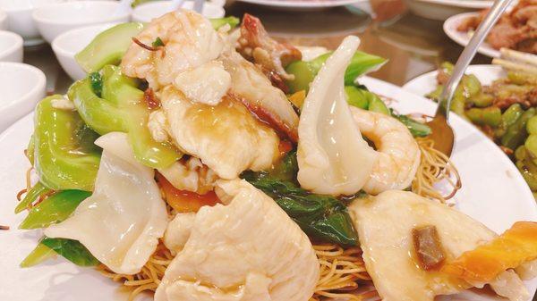 109. Pan Fried Flat Rice Noodle with Beef and Chinese Broccoli