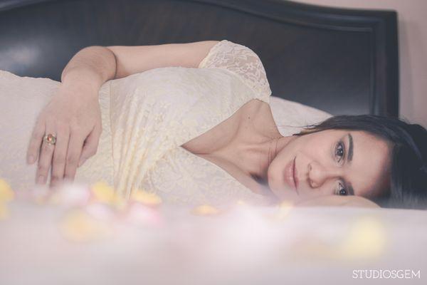 Bed Maternity Photograph