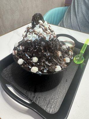 Large oreo bingsu