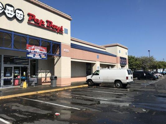 Pressure wash cleaning a pep boys in Union City Ca