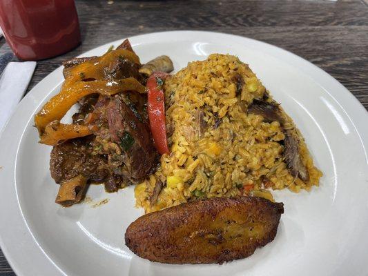 Ribs and seafood rice