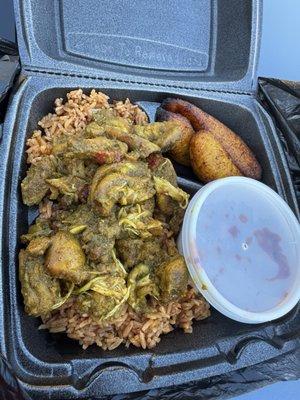 Curry chicken, jollof rice, black eyed stew , & plaintain