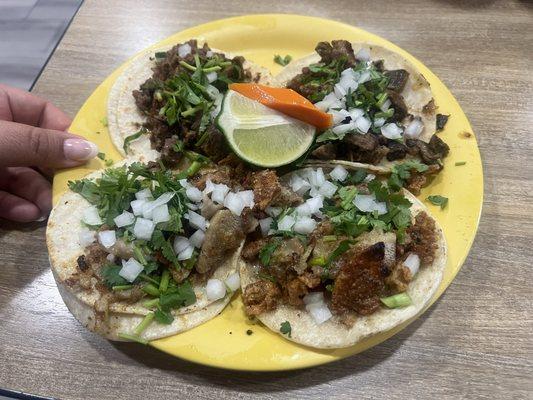 Tacos de Tripa y asada