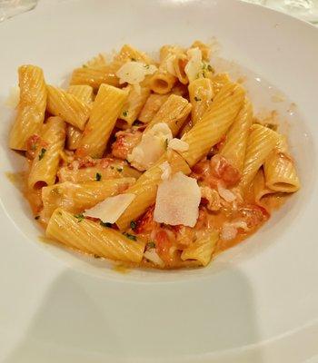 Spicy lobster rigatoni