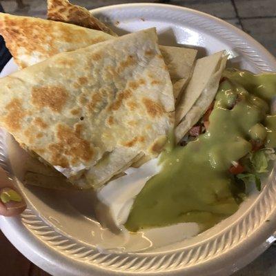 Chicken quesadilla & green sauce