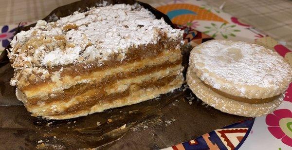 Milhoja and shortbread cookie with same caramel de leche filling