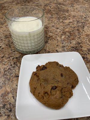 Chocolate chip cookie