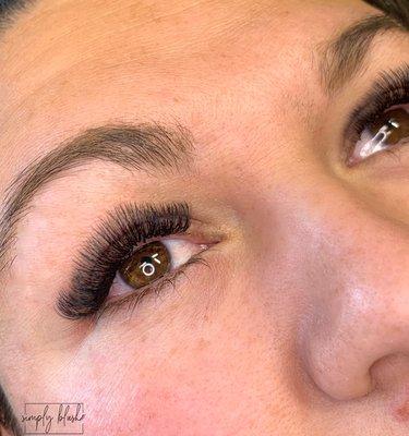 volume lashes