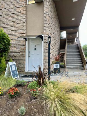 Tucked away on the outside SW corner of Olympia Professional Building, entry faces homes on 22nd Ave SW and can be seen from Capitol Way S.